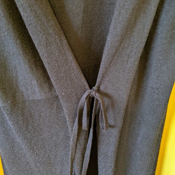 Sweater - Picture 4 of 4